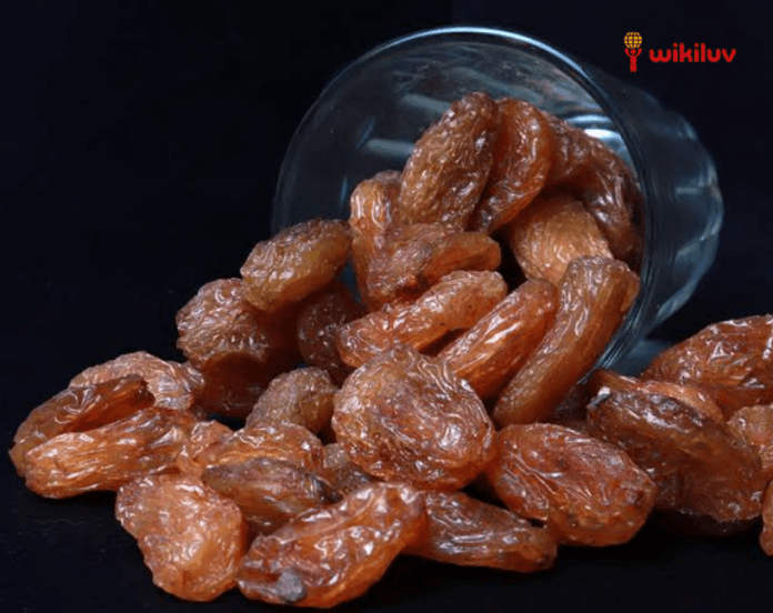 Munakka क्या है?, मुनक्का के 12 फायदे नुकसान और उपयोग, About Munakka in Hindi, What is raisins in hindi, What is the difference between kishmish and munkka?, What are the benefits of eating raisins in hindi, Side Effects of raisins, किशमिश और मुनक्का में फर्क, Difference Between Kismis And Munakka In Hindi,मुनक्का के प्रकार, types of munakka, लाल मुनक्का,काला मुनक्का, मुनक्का के फायदे, Benefits of Munakka in Hindi, आंखों के लिए मुनक्का खाने के फायदे, स्किन पर मुनक्का के लाभ,बालों के लिए गुणकारी है मुनक्का, दांतों के लिए मुनक्का के फायदे,दिल के लिए फायदेमंद है मुनक्का,अनिद्रा की समस्या को दूर करता है मुनक्का,हड्डियों को मजबूत बनाने में मुनक्का खाने के फायदे,यौन दुर्बलता दूर करने में मुनक्का हैं गुणकारी,कब्ज दूर करने में कारगर है मुनक्का,वजन बढ़ाने में मुनक्का के लाभ,एनीमिया को मात देने में कारगर है मुनक्का,बुखार में मुनक्का के गुण,ऊर्जा बढ़ाने में मुनक्का खाने के लाभ मुनक्का खाने का समय और सही तरीका, How To Eat Munakka in Hindi ,मुनक्का की तासीर, किस मात्रा में खाएं मुनक्का, मुनक्का खाने के नुकसान , Side Effects of Munakka,मुनक्का सबसे ज्यादा लाभ कैसे देता है?,मुनक्का की तासीर कैसी होती है?,क्या मुनक्का को बादाम की तरह भिगोकर खाया जा सकता है?,क्या मुनक्का और किशमिश को देख कर फर्क समझा जा सकता है, मुनक्का की तासीर कैसी होती है?, क्या मुनक्का को भिगोकर खाया जा सकता है?, बड़ी किशमिश खाने के फायदें और नुकसान, Difference Between Munakka And Kismis, Munakka Ke Fayde, Munakka Ke Nuksan, Munakka Khane Ke Fayde,Munakka Use,कोरोना में रामबाण है मुनक्का,Benefits of Raisins, kishmish ke fayde, Raisins | Munakka , Sultana, Blackcurrant,Types of Raisins in hindi,Munakka Vs raisins,Munakka benefits in Ayurveda,Munakka wikipedia,Munakka in English, munakka in hindi,Munakka nutrition,मुनक्का के फ़ायदे, Health benefits of Munakka (Raisins) for cold, Kishmish Vs Munakka, किशमिश और मुनक्का में अंतर, Raisins Vs munakka, Dry Munakka ke fayde,क्या किशमिश से ज्यादा फायदेमंद है मुनक्का और कई बीमारियों को जड़ से खत्म कर सकता है , Health Tips, खाली पेट मुनक्का खाने के फायदे और नुकसान, जानिए कैसे सेवन करें मुनक्का, मुनक्का का कैसे सेवन करना चाहिए, दिल को मजबूत बनाने का उपाय, दिल की मजबूती के लिए मुनक्का का सेवन कैसे करना चाहिए, दिल का दर्द दूर ककैसे करें, दिल का दर्द दूर करने का उपाय, दिल के दर्द दूर करने का इलाज, कैसे सेवन करे मुनक्का का जिससे हार्ट अटैक जैसी बीमारी से बचा जा सकता हैं, मुनक्का भिगोकर खाने के फायदे और नुकसान munakka ke fayde aur nuksan, wikiluv,विकिलव,www.wikiluv.com, wikiluv.com